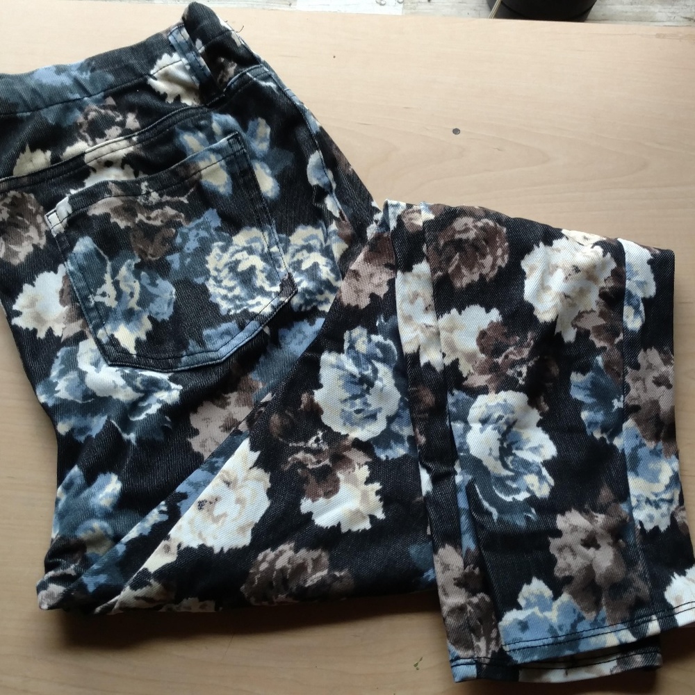 Faded Glory Rose Floral Jeggings